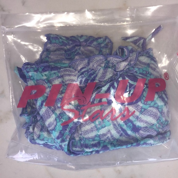 Pin-Up Stars Zebra Bikini - Picture 11 of 12